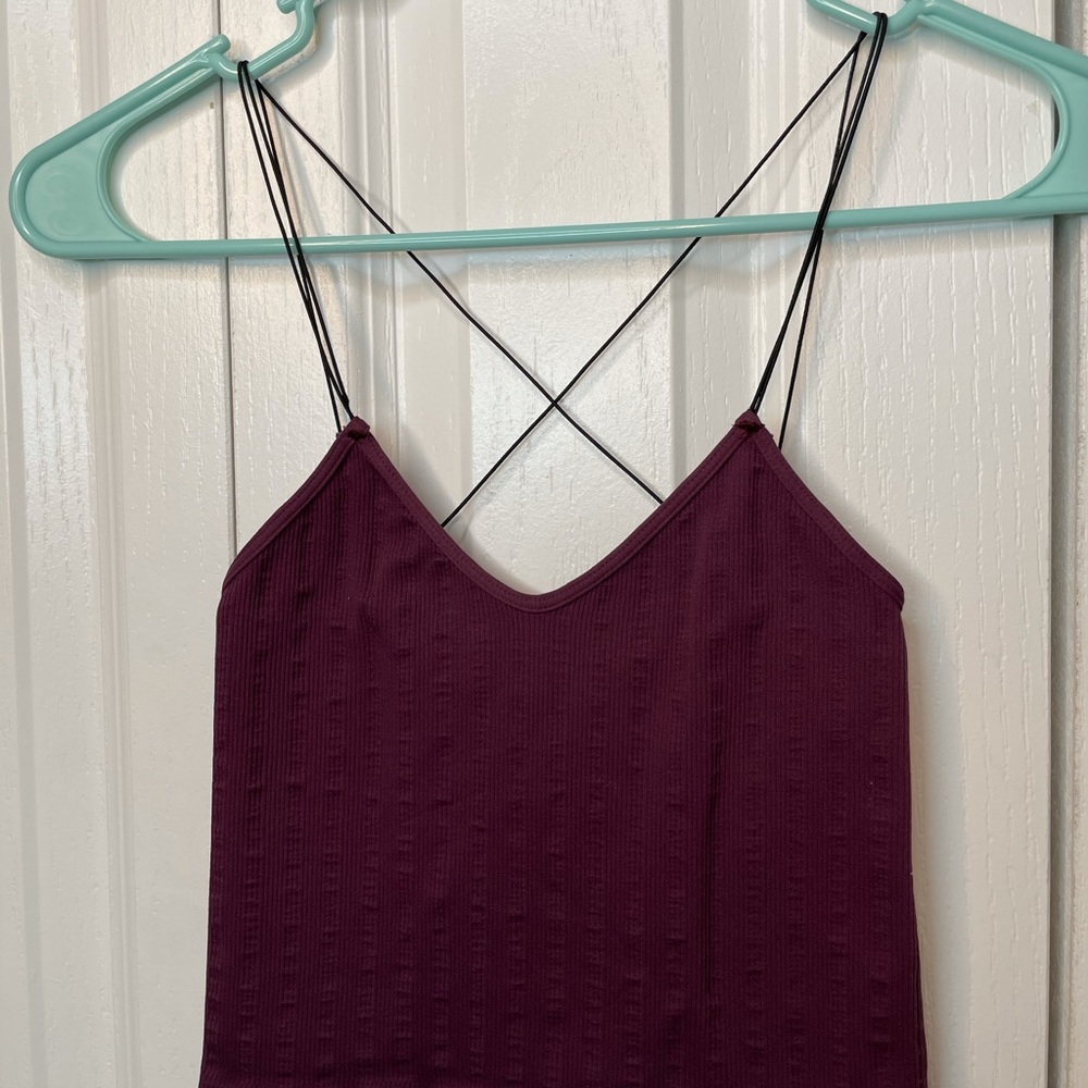 2 super trendy tank tops!